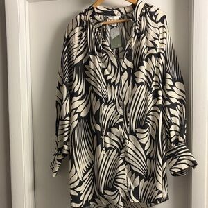 Elegant Black and White Women's Top